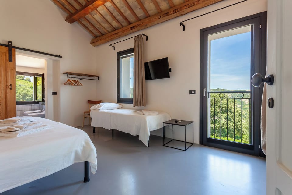 Triple Room | Premium bedding, desk, soundproofing, iron/ironing board