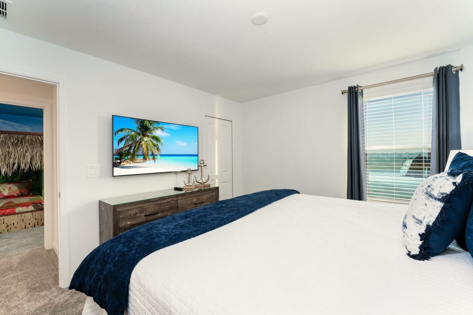 Deluxe House, Patio, Courtyard View | Iron/ironing board, WiFi (free)