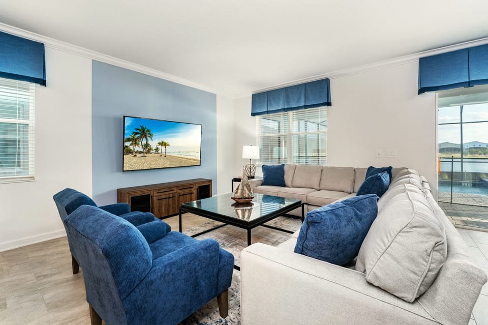 Deluxe House, Patio, Courtyard View | Living area