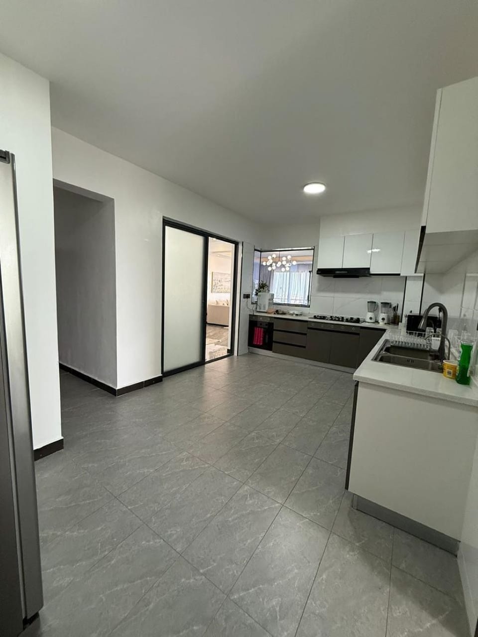 Classic Apartment, Balcony, City View | Private kitchen | Coffee/tea maker, microwave, oven, stovetop