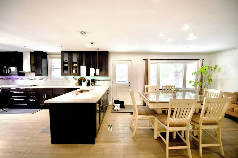 Bungalow, 1 Bedroom, Balcony, Garden View | Interior