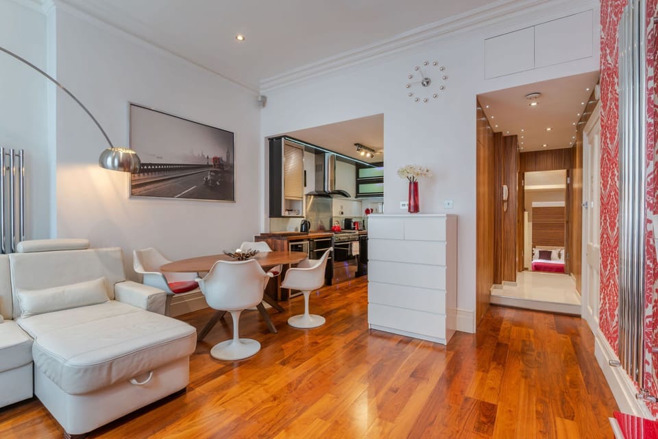 Apartment, 1 Double Bed with Sofa bed, Kitchen, City View (Fitzroy St 39B) | Interior