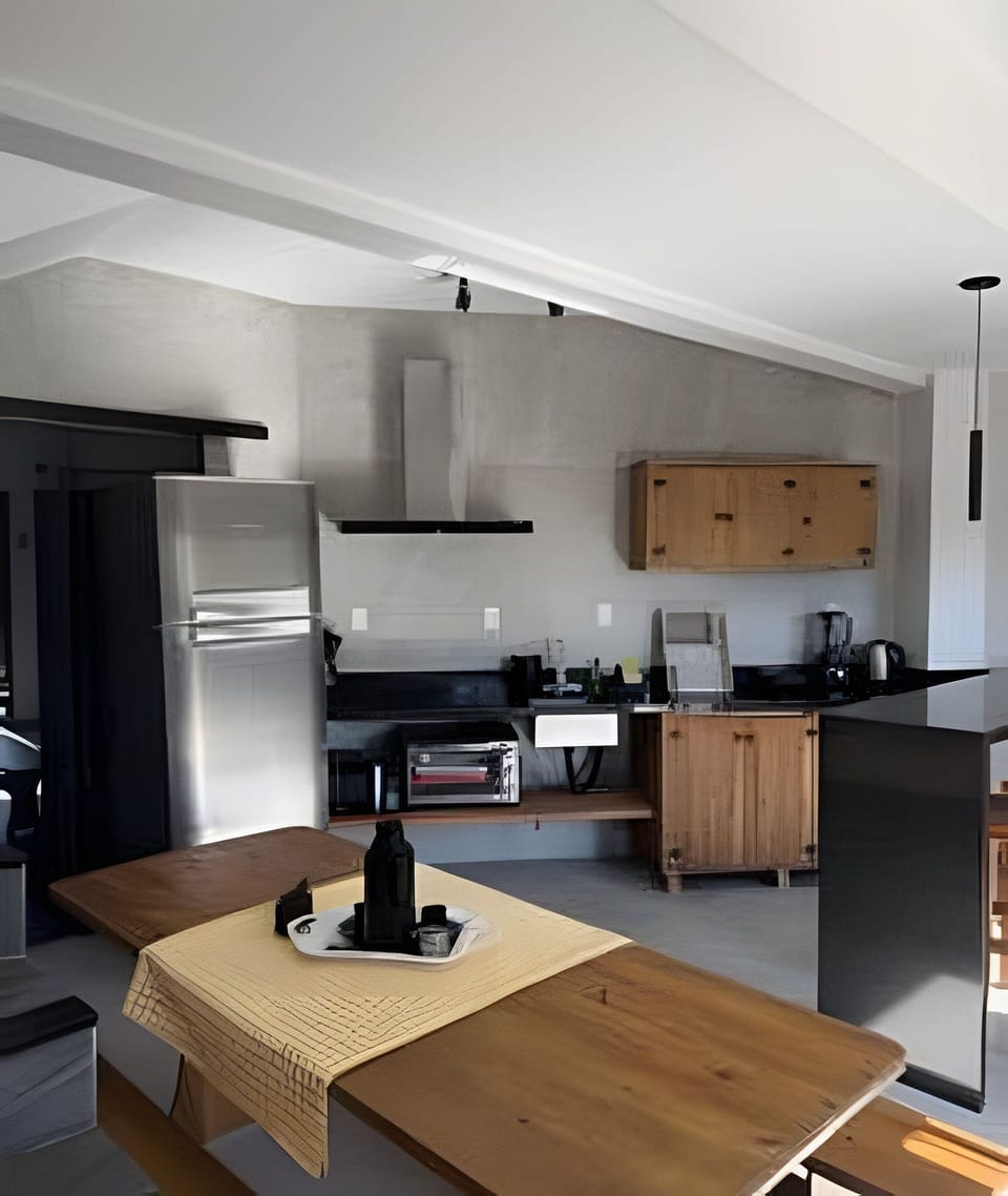 Villa | Private kitchen | Dining table