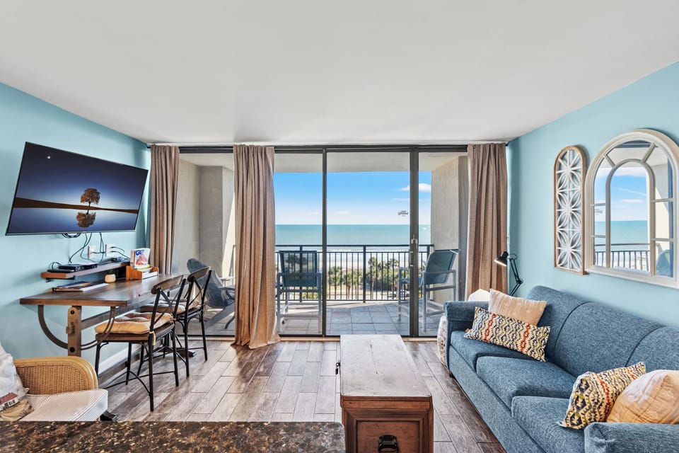 Condo, 1 Bedroom, Balcony, Ocean View (606) | Living area | TV
