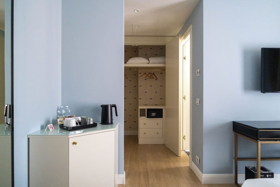 Classic Twin Room | Down comforters, free minibar items, in-room safe, desk