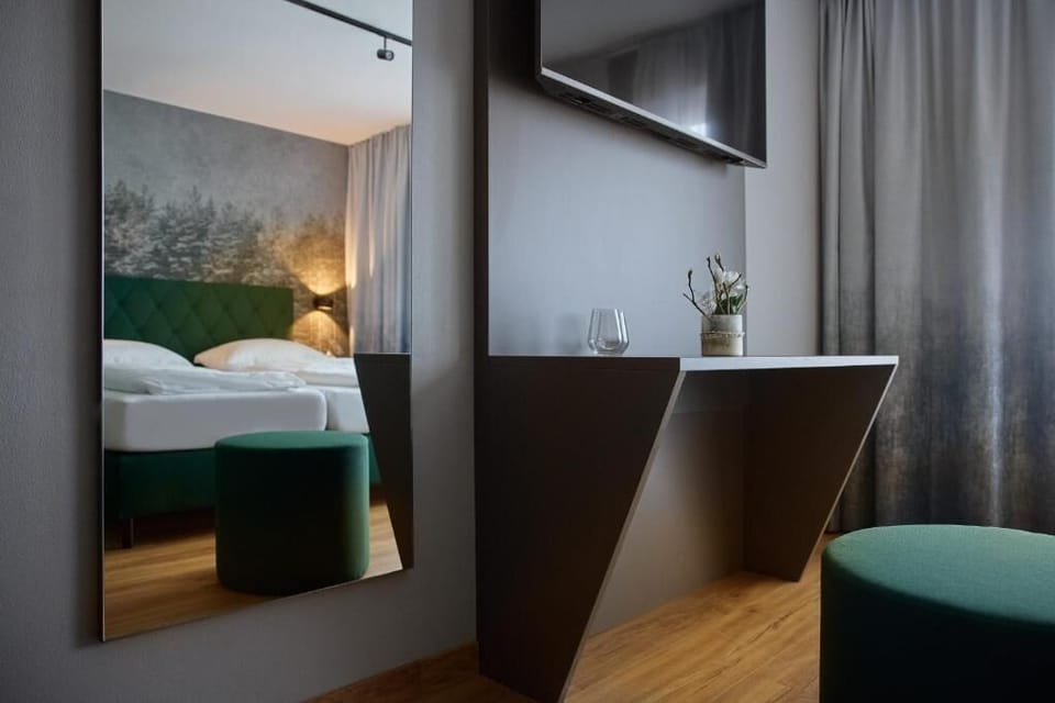 Comfort Double Room, Balcony, Mountain View | Hypo-allergenic bedding available, in-room safe, desk, laptop workspace