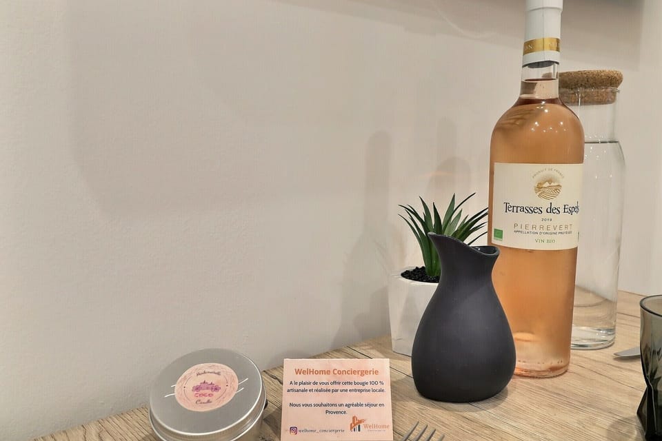 Classic Studio | Food and drink