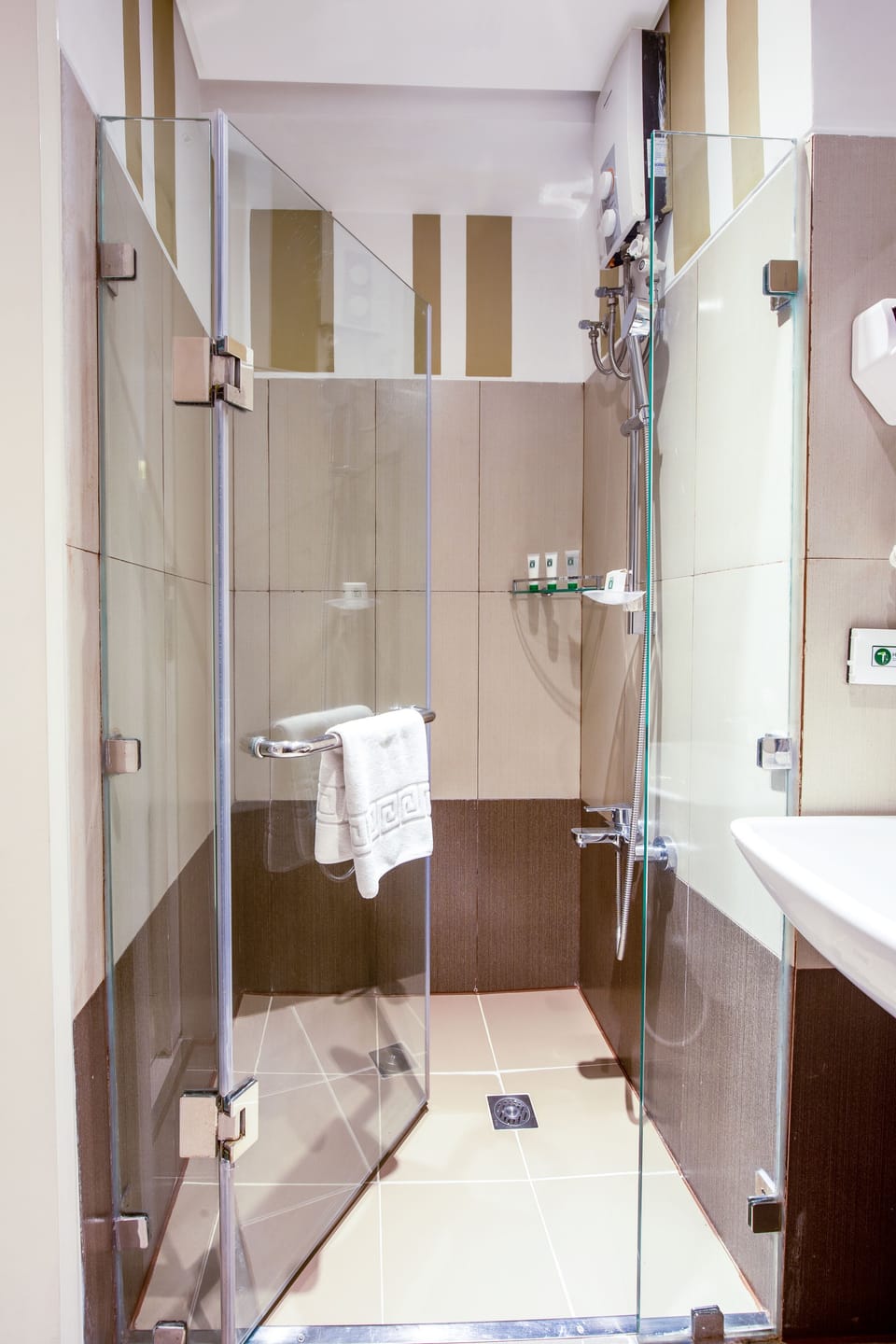 Free toiletries, slippers, bidet, towels