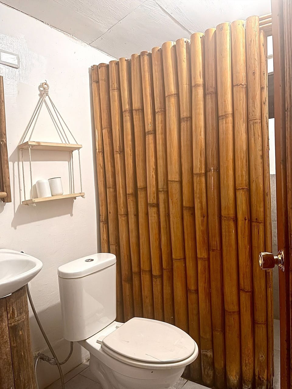 Bungalow, Balcony, Garden View | Bathroom | Shower, free toiletries, bidet, towels