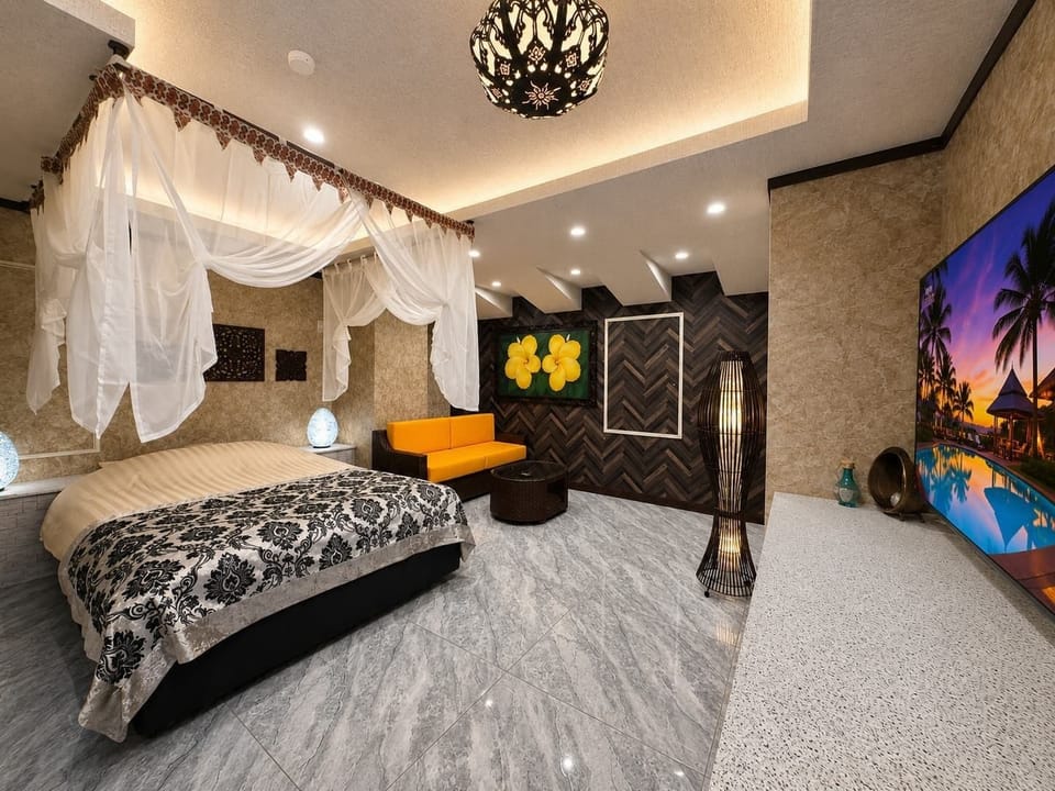 Luxury Double Room, Smoking | WiFi (free), bed sheets
