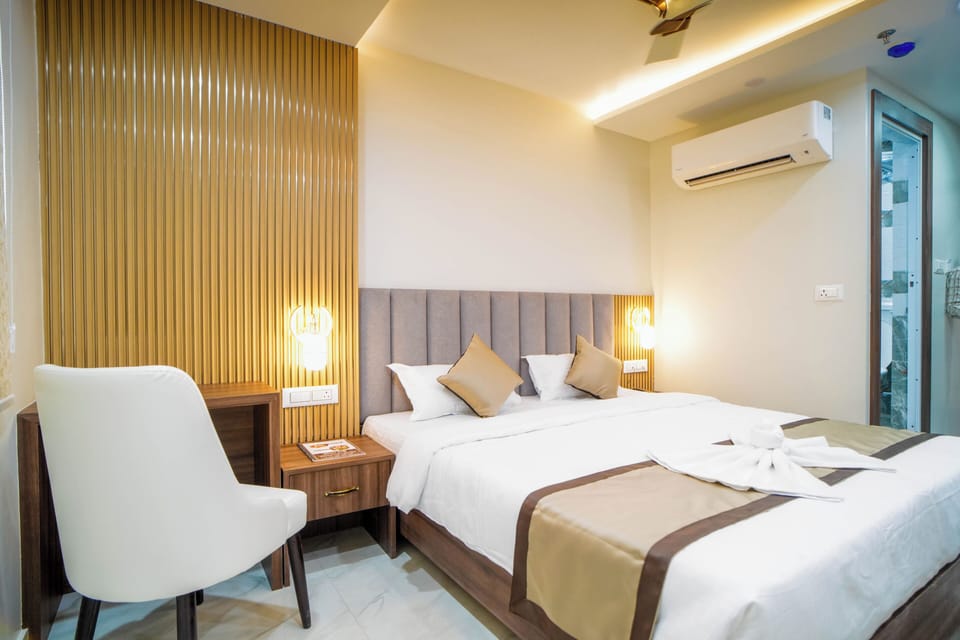 Deluxe Room | Desk, WiFi (free)