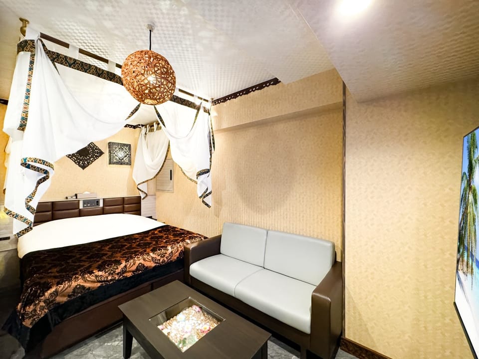 Luxury Double Room, Smoking | WiFi (free), bed sheets