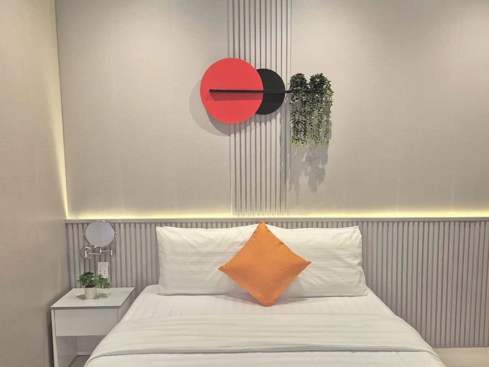 Double Room | Laptop workspace