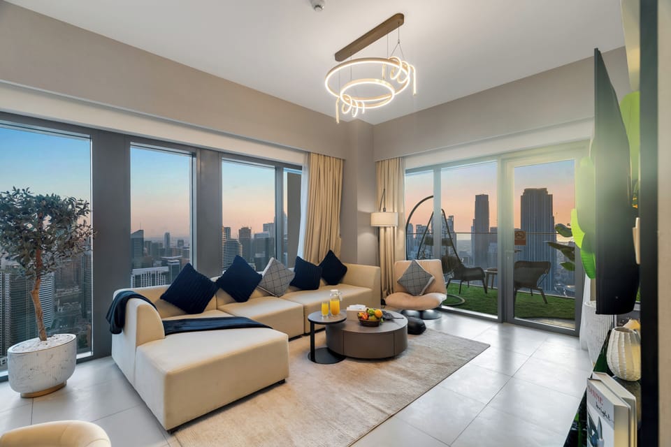 Luxury Apartment, Balcony, City View | Living area