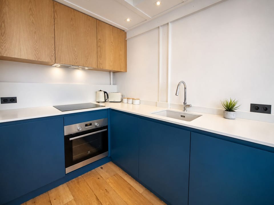Apartment | Private kitchen | Fridge, microwave, oven, stovetop