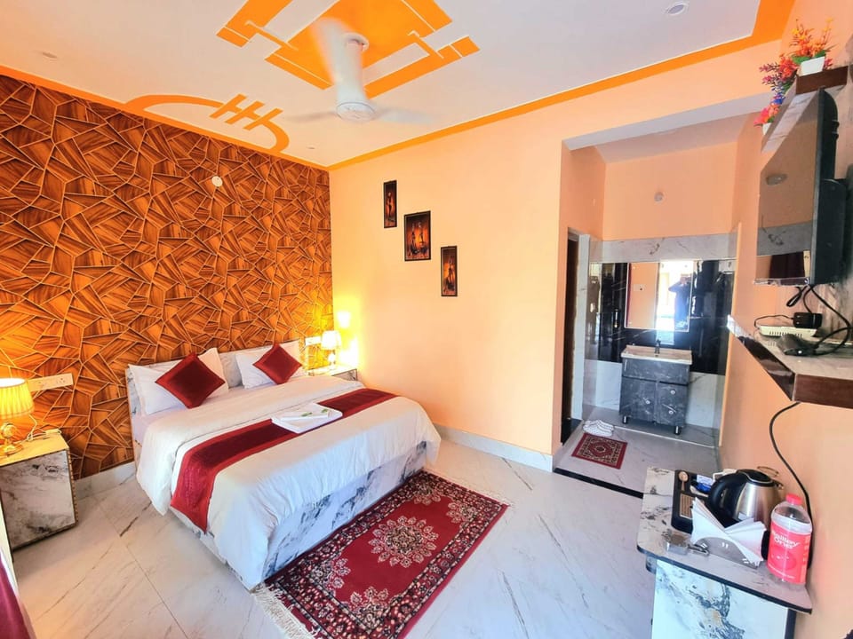 Deluxe Room | Rollaway beds (surcharge), bed sheets