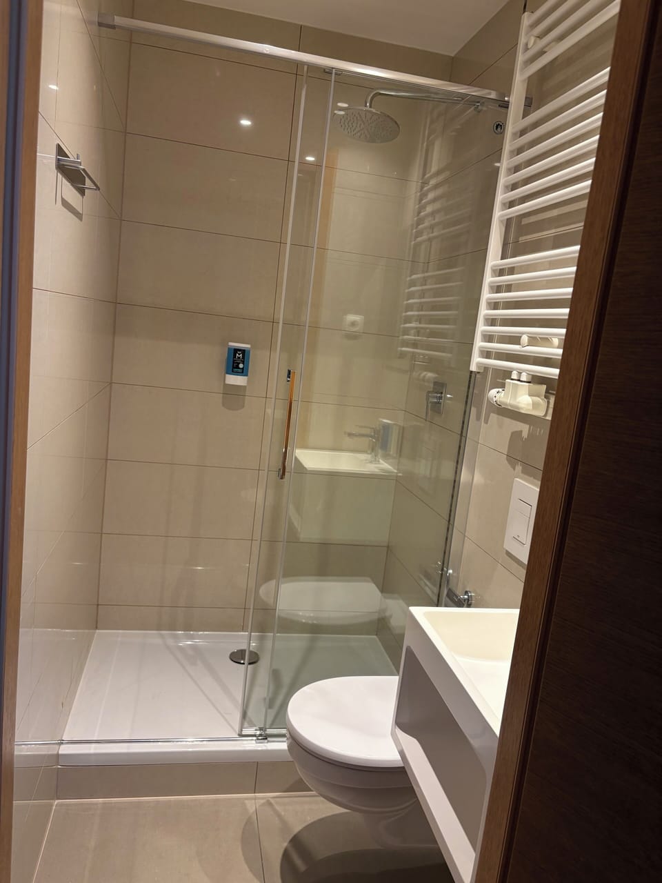 Single Room | Bathroom | Shower, free toiletries, towels, soap