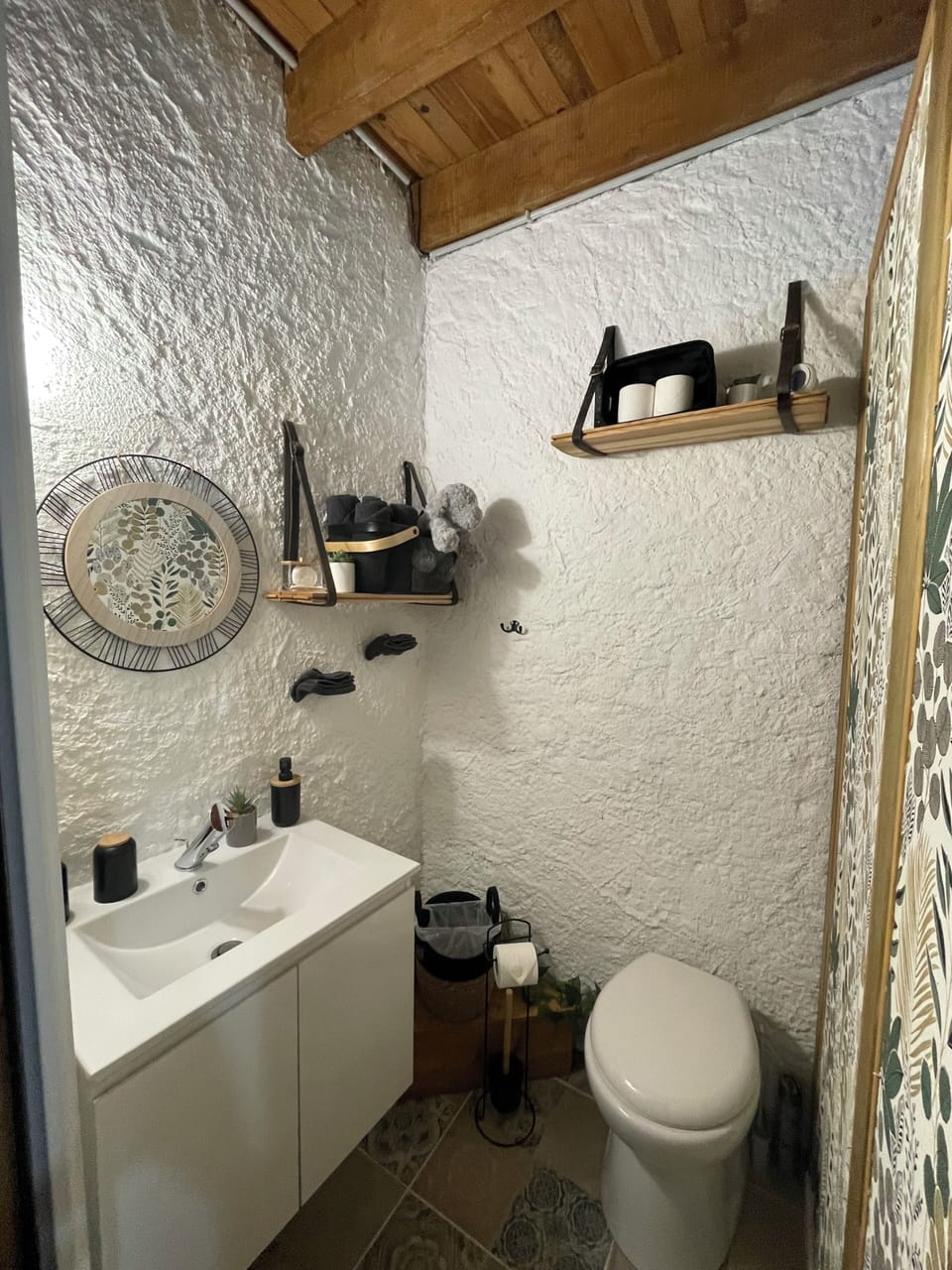 Comfort Room, Garden View | Bathroom