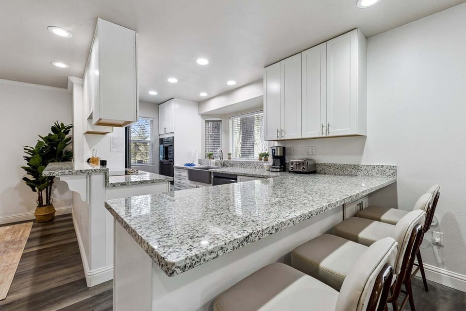 Cabin, 3 Bedrooms | Private kitchen