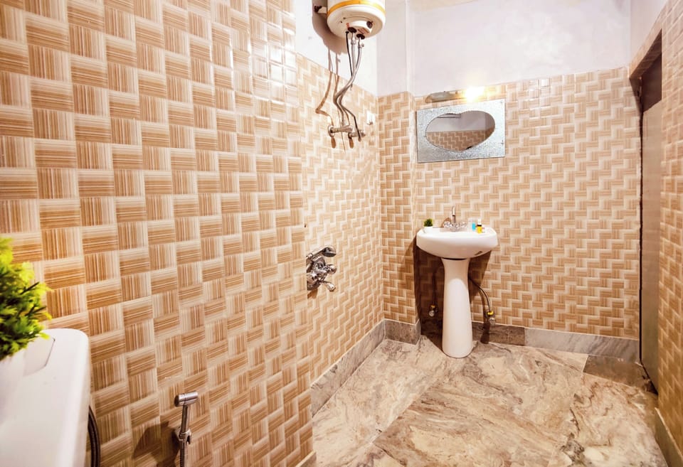Deluxe Double Room, Valley View | Bathroom | Shower, slippers, towels, soap