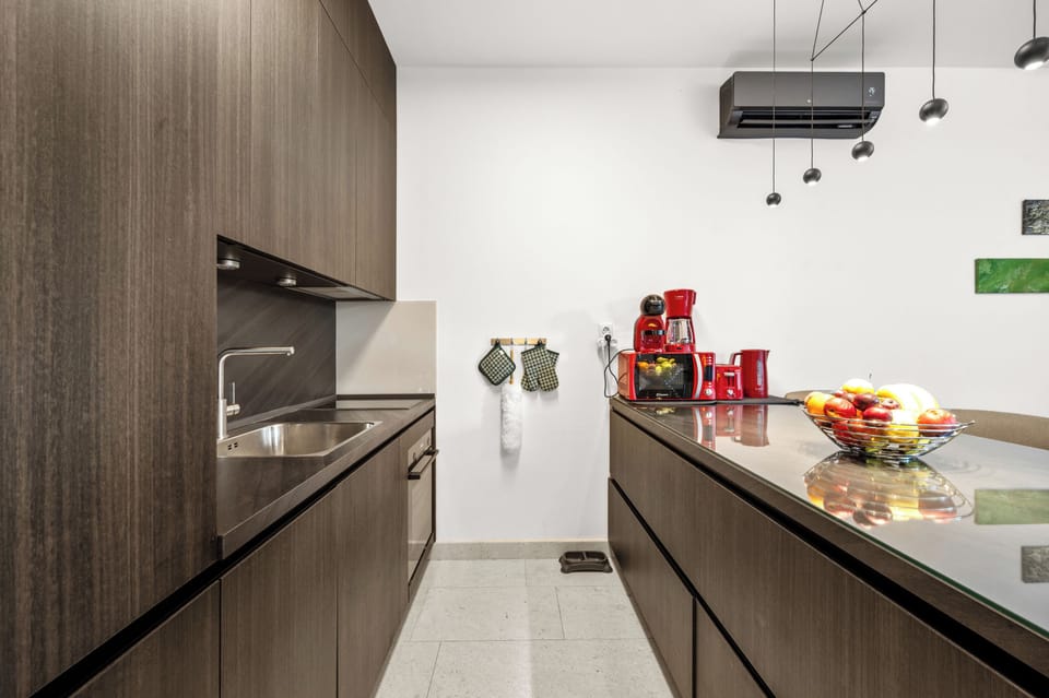 Standard Townhome, 2 Bedrooms, 2 Bathrooms (Pure Bliss Villa With Jacuzzi) | Private kitchen