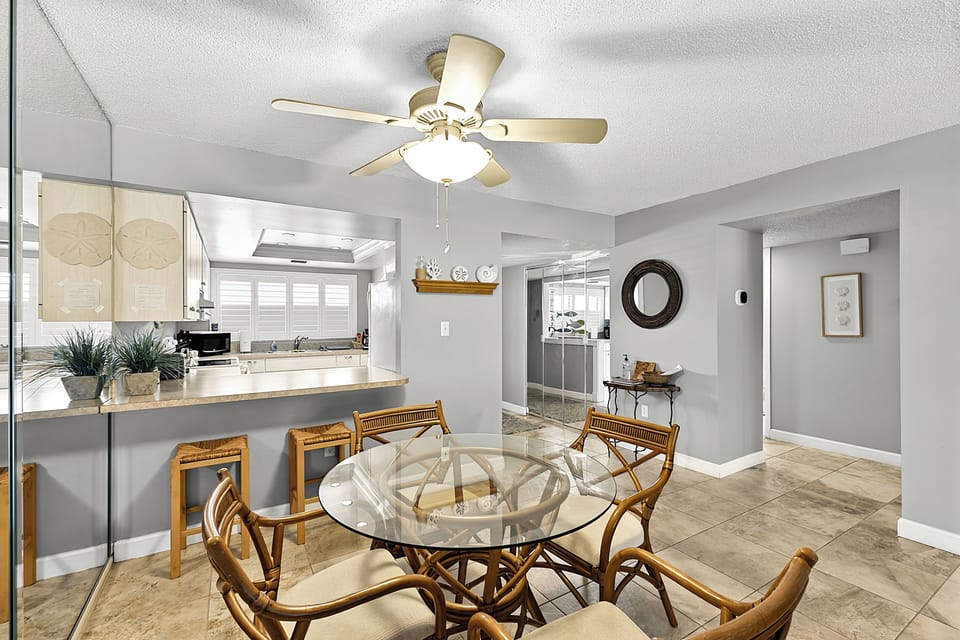 Deluxe Apartment, Patio | Dining room