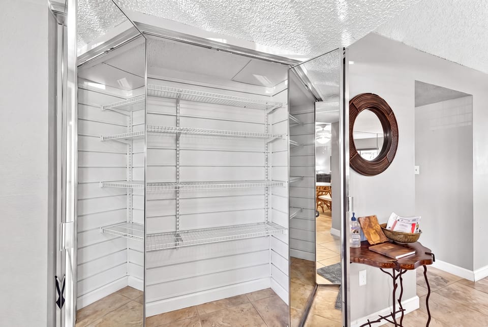 Deluxe Apartment, Patio | Wardrobe