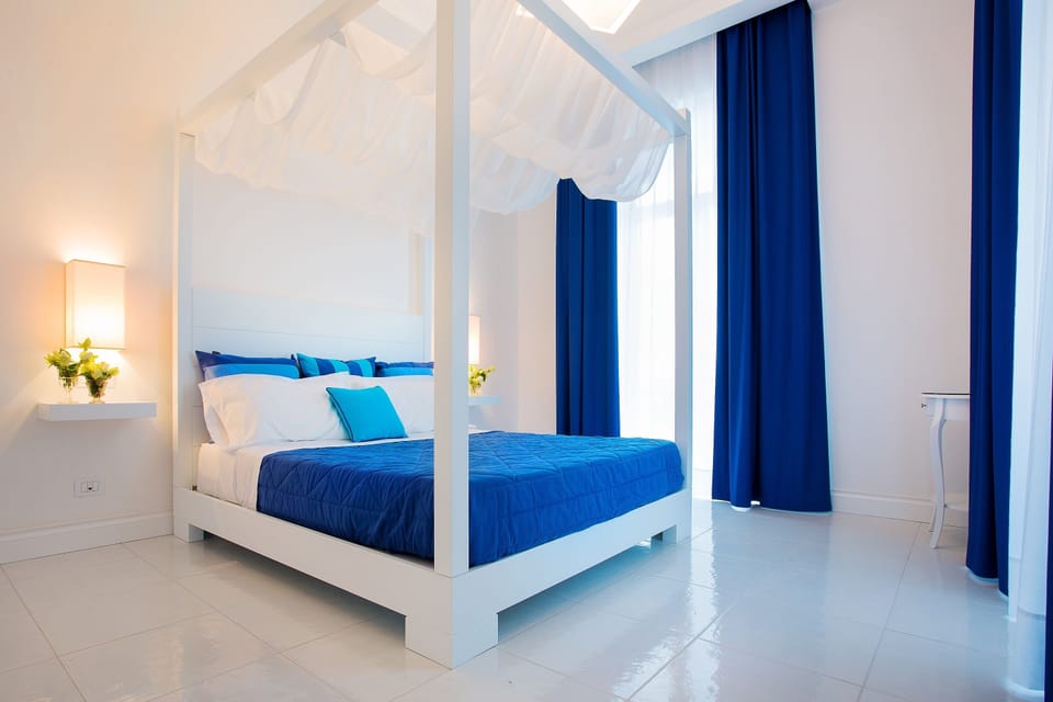 Premium bedding, pillowtop beds, minibar, in-room safe
