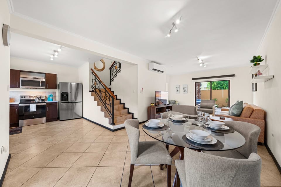 House (3 Bedrooms) | Property amenity