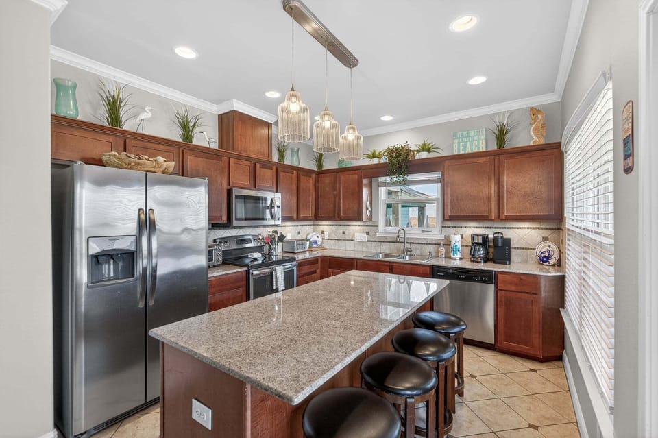 House, Multiple Beds, Garden View (Yellowfin Inn) | Private kitchen