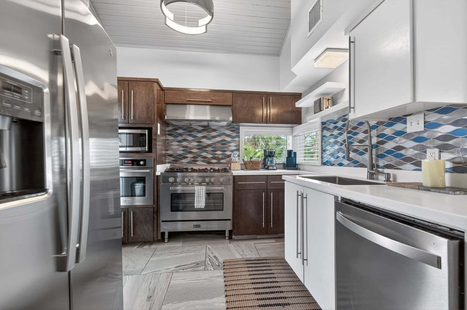 House, Multiple Beds, Pool Access, Pool View (High Tide Hideaway) | Private kitchen