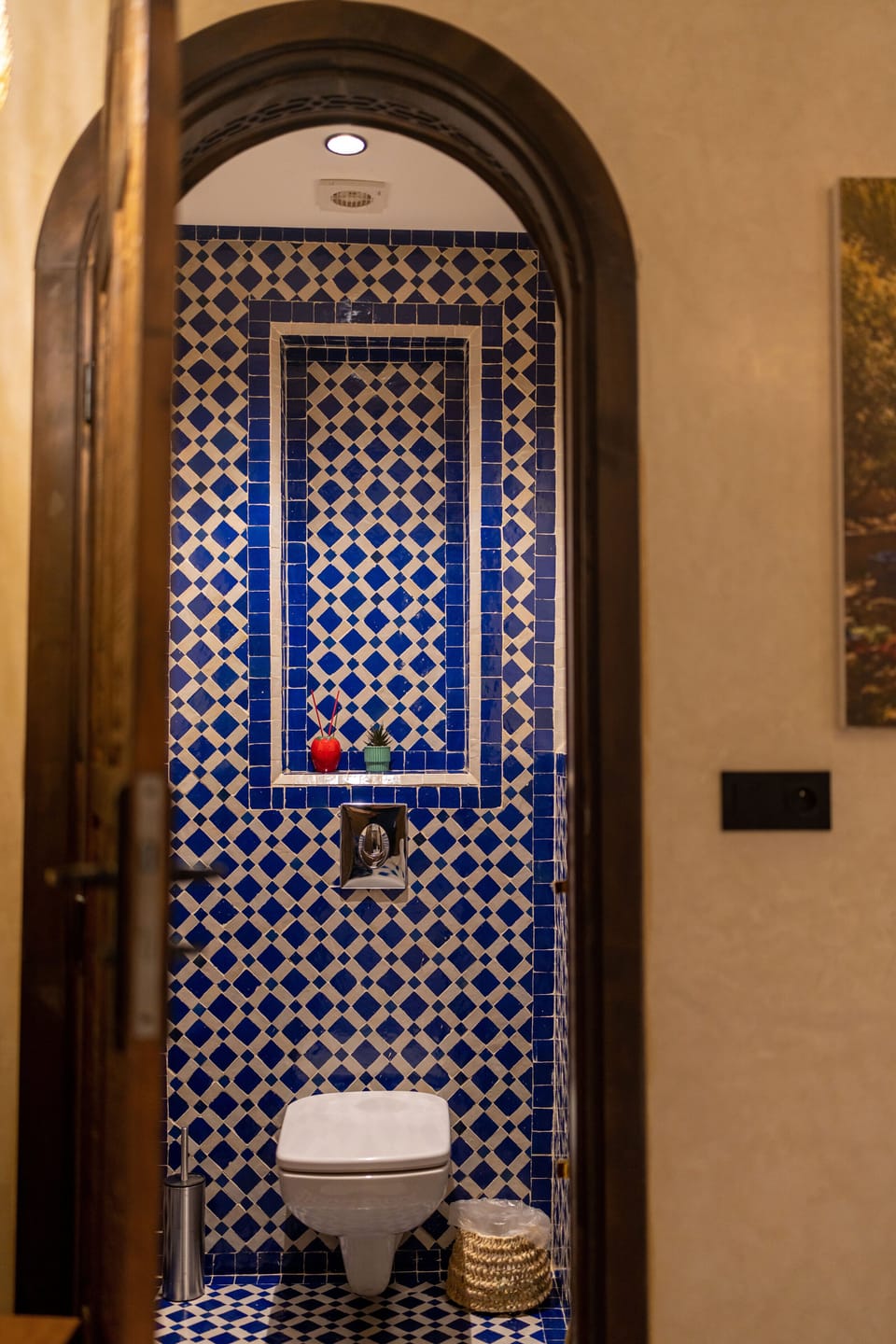 Deluxe Double Room | Bathroom | Shower, hair dryer, slippers, towels