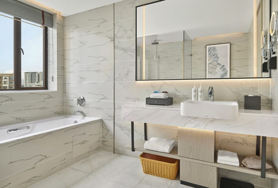 Premium Room, 1 King Bed, City View