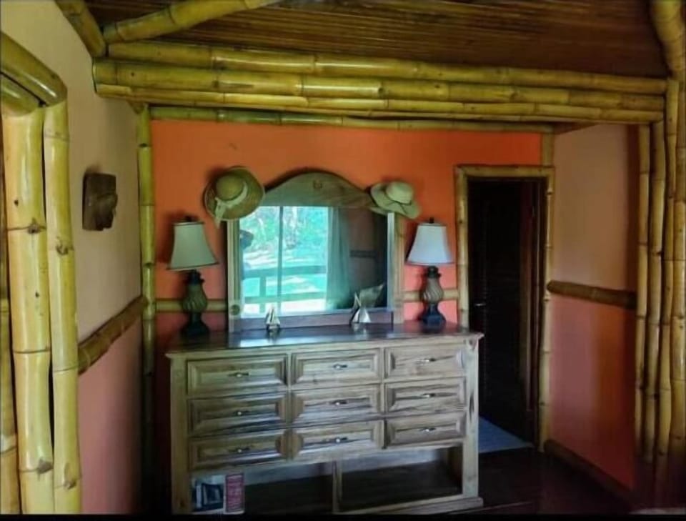 Superior Double Room, 2 Bathrooms, Garden View | Interior
