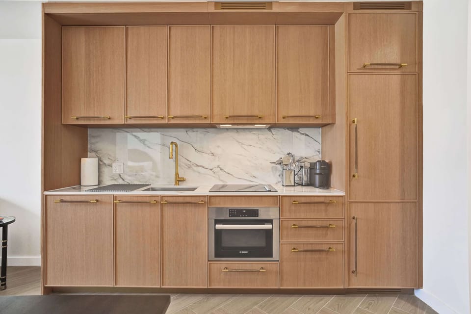 Deluxe Condo, Balcony | Private kitchen