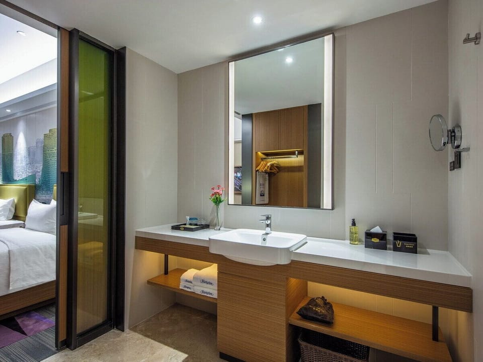 Standard Double Room | Bathroom | Slippers