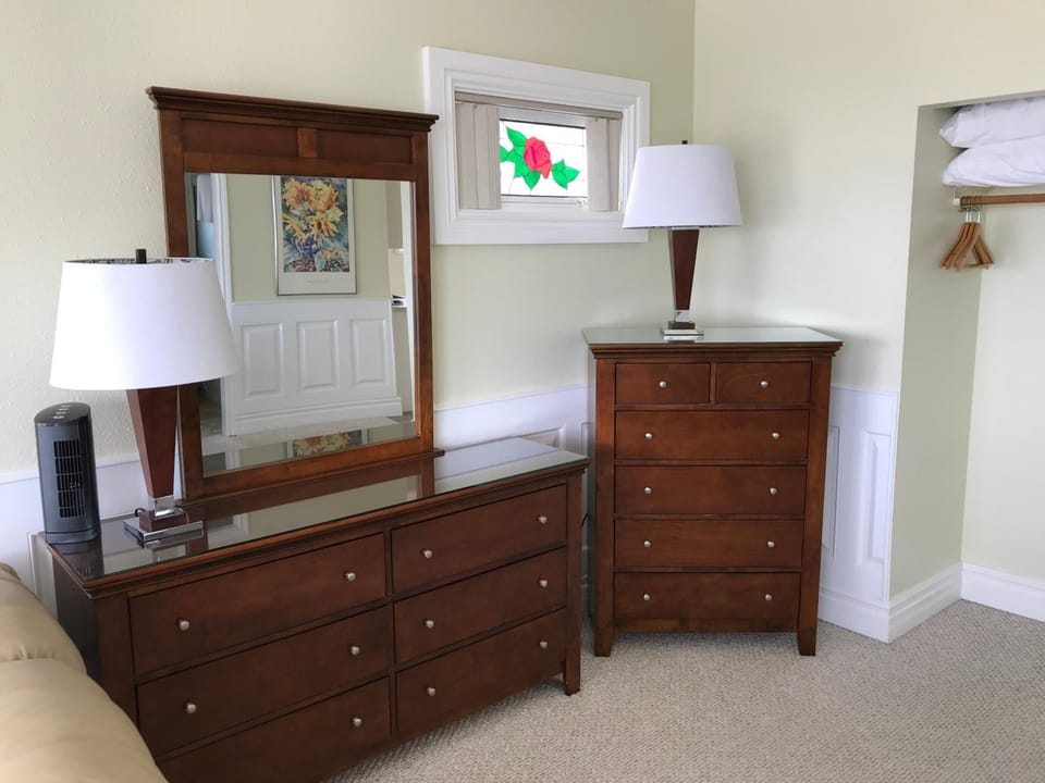 Down comforters, desk, free WiFi, bed sheets