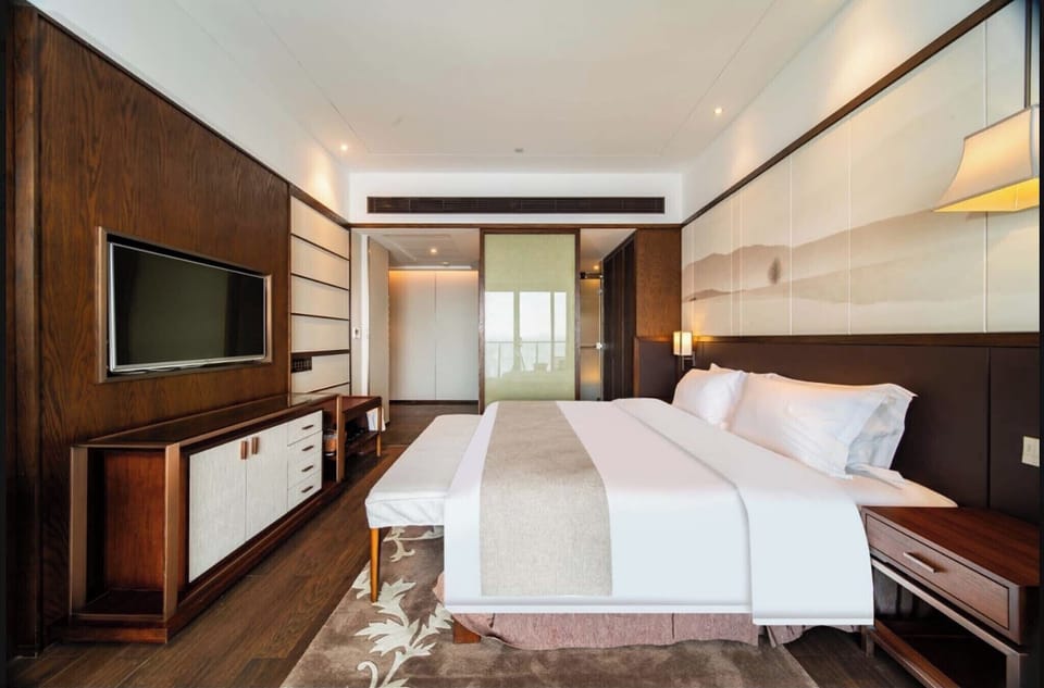 Senior Double Room, Balcony, Sea View | Premium bedding, down comforters, blackout drapes, soundproofing