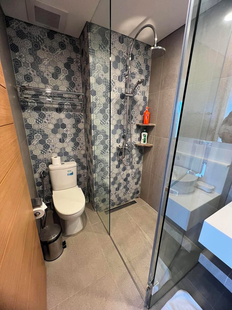 Deluxe Condo, Kitchenette, Lake View | Bathroom