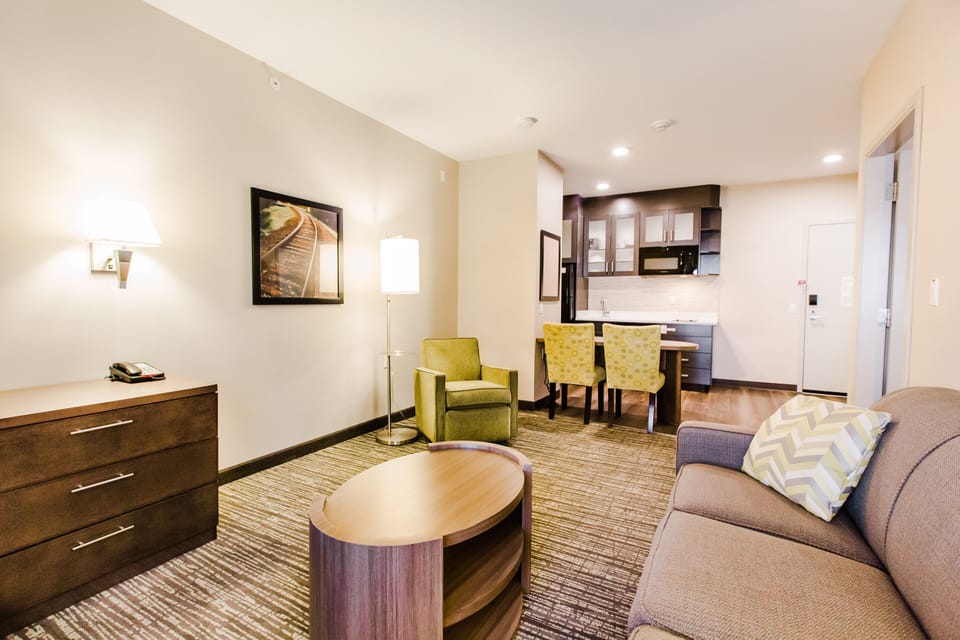 Suite, 1 Bedroom | Pillowtop beds, in-room safe, desk, blackout drapes