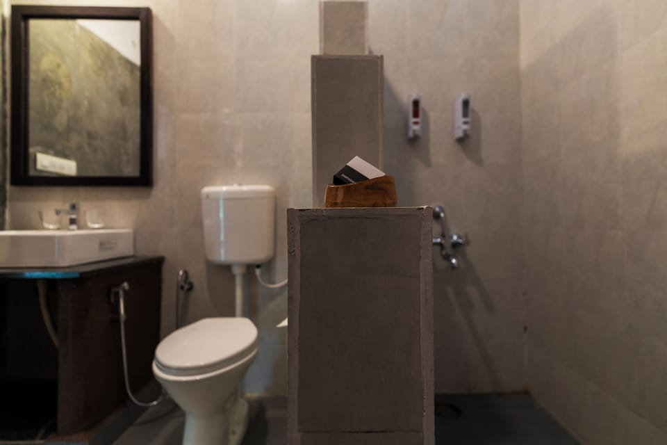 Comfort Room, Balcony | Bathroom | Shower, hair dryer, towels, soap