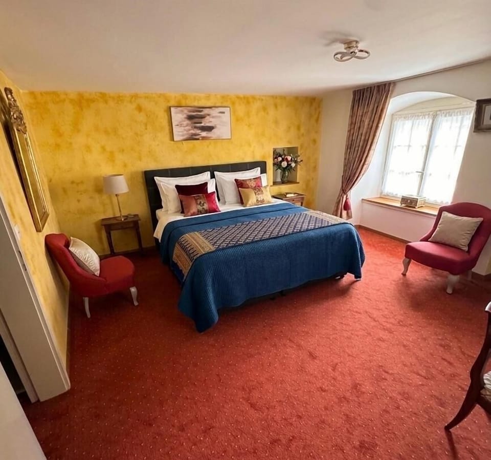 Deluxe Double Room, Terrace | Desk