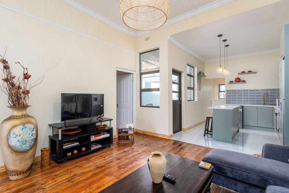 Economy House | Living area
