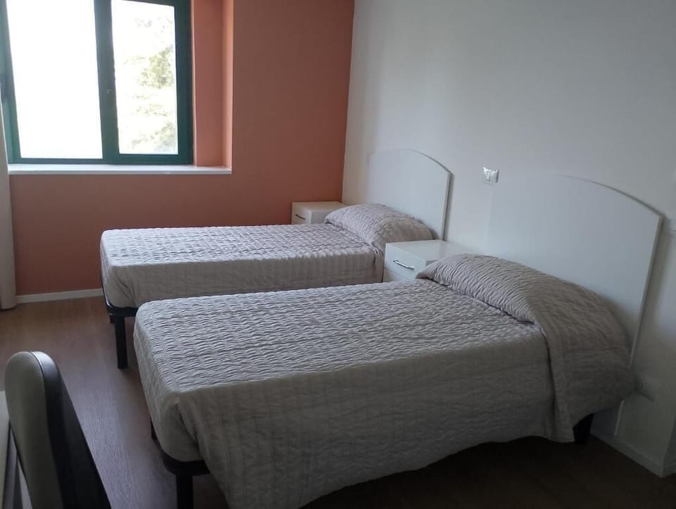 Desk, laptop workspace, WiFi (free)