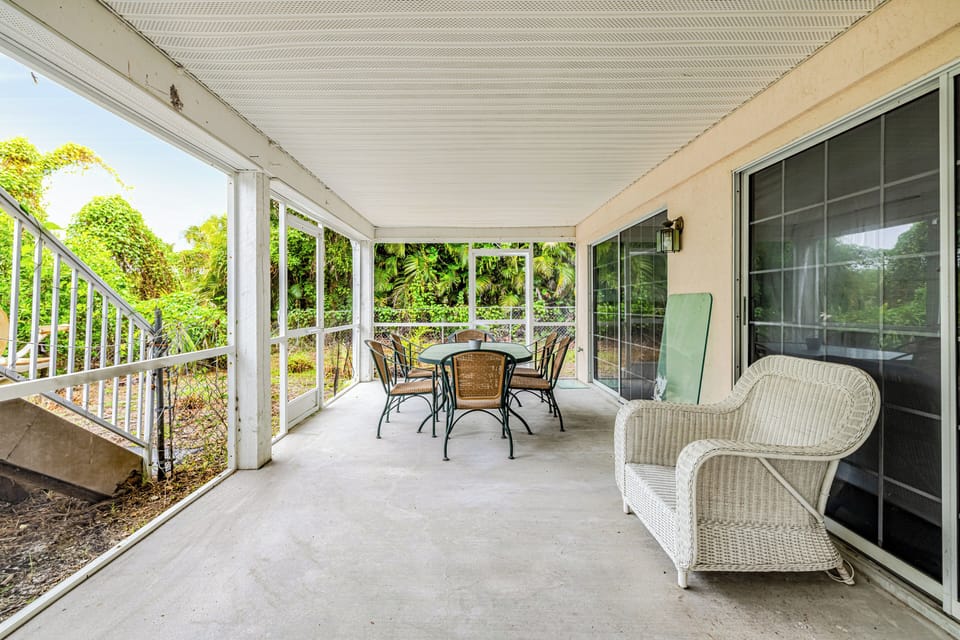 Suite, Patio, Garden View | Outdoor dining