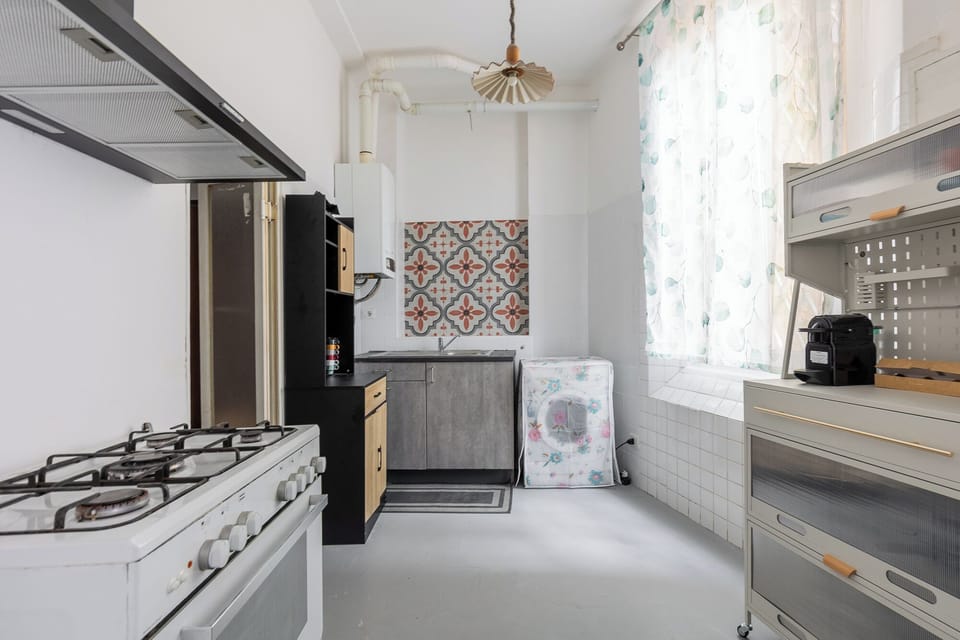 Apartment, 3 Bedrooms | Private kitchen | Espresso maker, coffee/tea maker, electric kettle