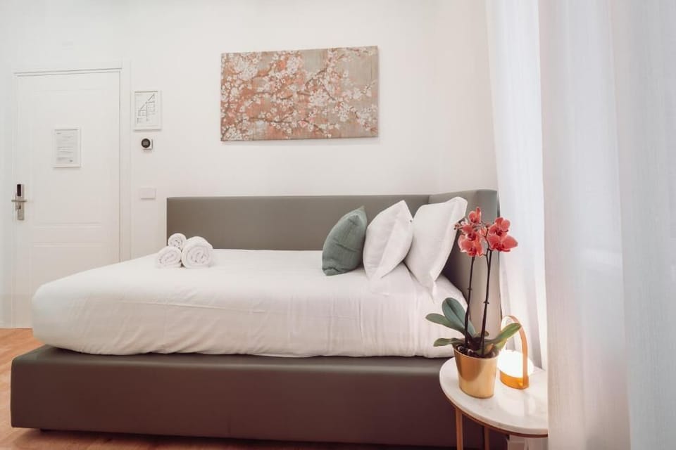 Comfort Triple Room | In-room safe, desk, laptop workspace, blackout drapes