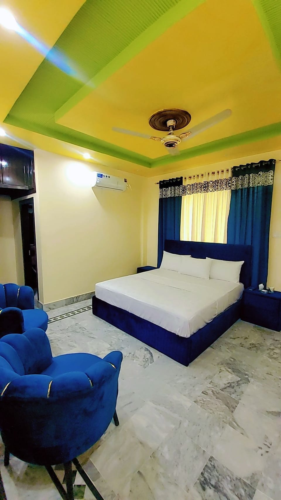 Standard Room | Iron/ironing board (on request), WiFi (free)