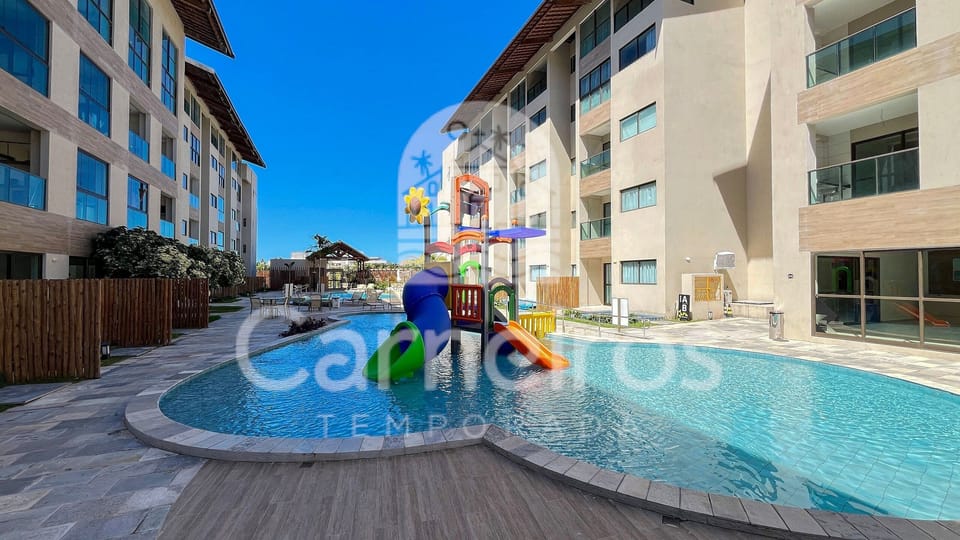 Deluxe Studio | Pool | 3 outdoor pools