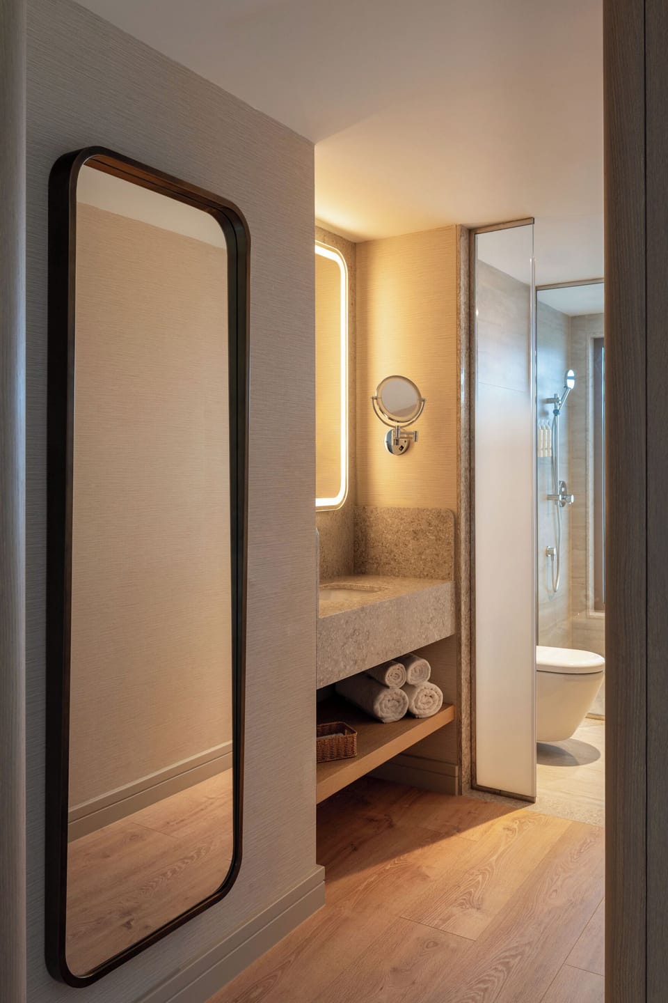 Classic Twin Room, Balcony, City View | Bathroom